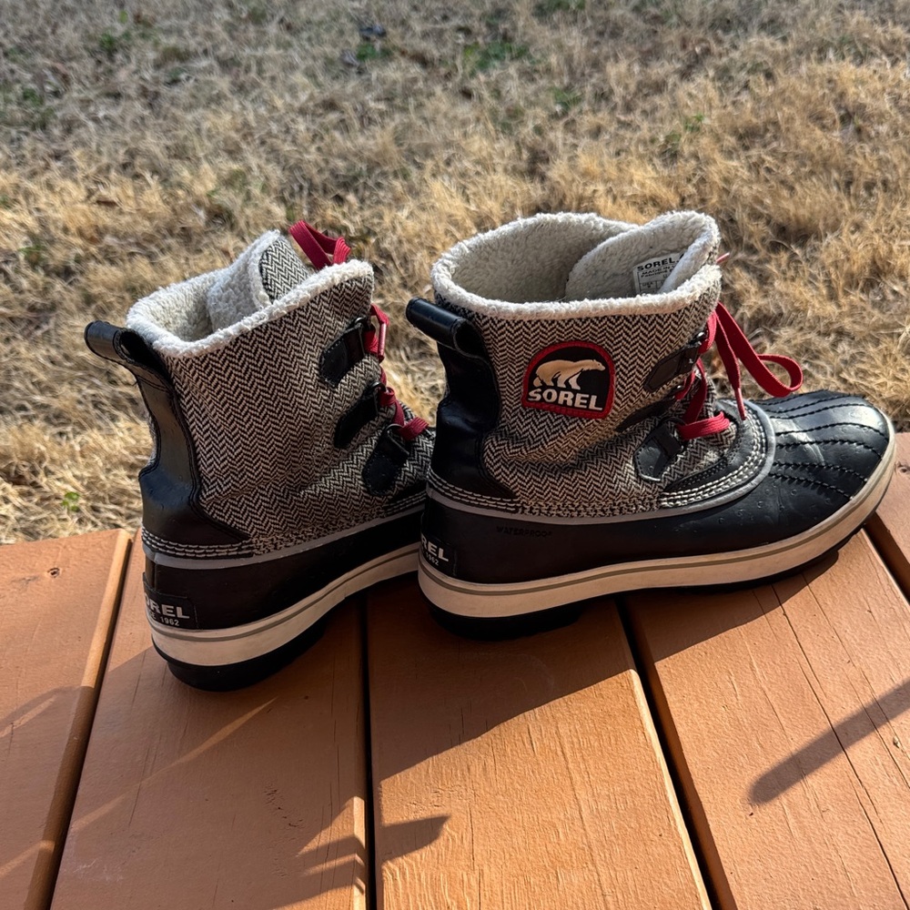 Sorel Tivoli II Herringbone Waterproof Winter Boots - Grey/Red - Picture 3 of 7
